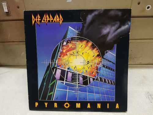 Def Leppard - Pyromania - LP VG +++ Sleeve VG+ UK 1983 - VERS 2