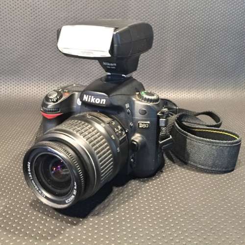 Nikon D80 Digital Camera, 18-55mm DX Lens and Speedlight SB-400 Flash!!!