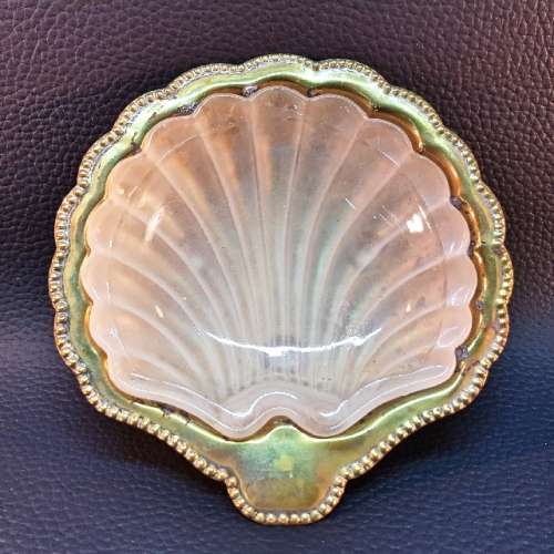 Brass Scallop Soap Dish with Glass Insert