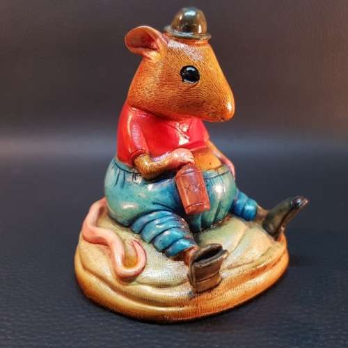 RARE!!! Highly Detailed, Hand Painted Ceramic Drunkard Mouse Figurine (140mm Tall)