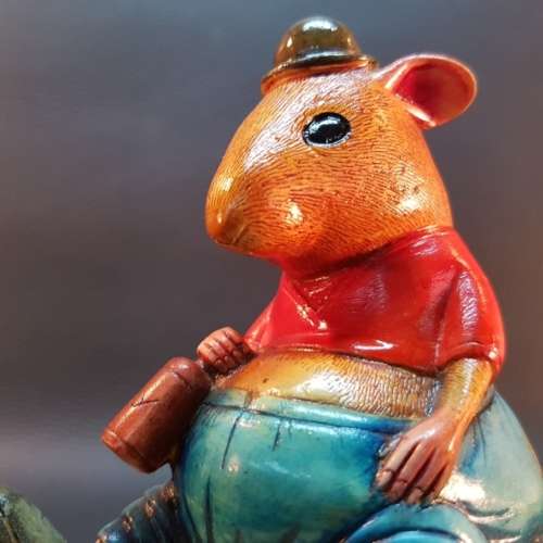 RARE!!! Highly Detailed, Hand Painted Ceramic Drunkard Mouse Figurine (140mm Tall)