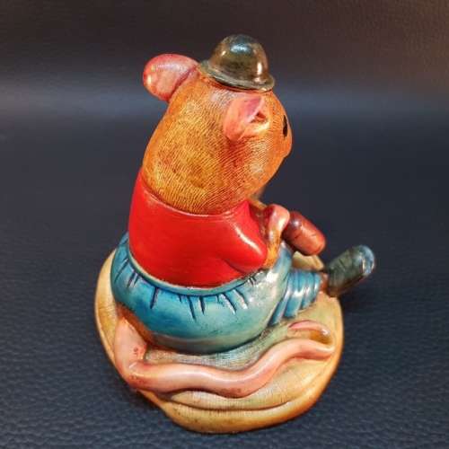 RARE!!! Highly Detailed, Hand Painted Ceramic Drunkard Mouse Figurine (140mm Tall)