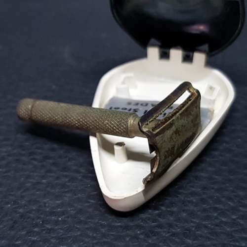 RARE!!!! Miniature Vintage Razorette Miniature Razor In Original Box with Blades!!!!