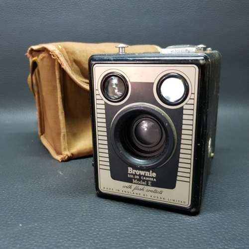 RARE Kodak Brownie Six-20 Camera Model With original Carry Case