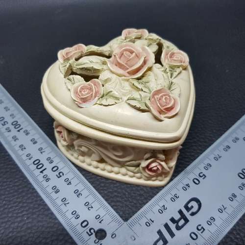 Highly Decorative Cast Heart Rose Trinket/Jewelry Box!!!
