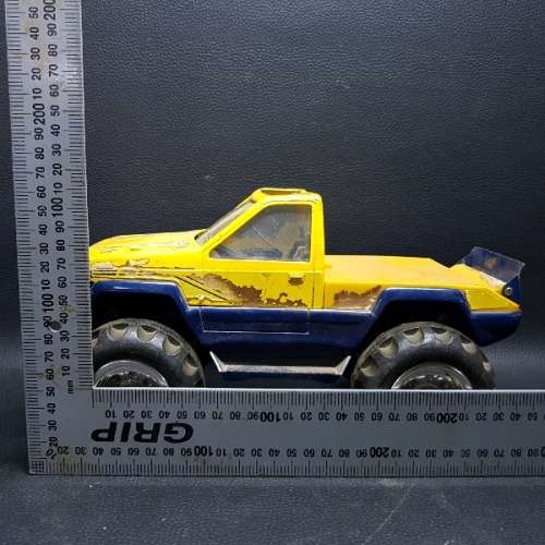 Large Metal and Hard Plastic Vintage Bakkie!!!