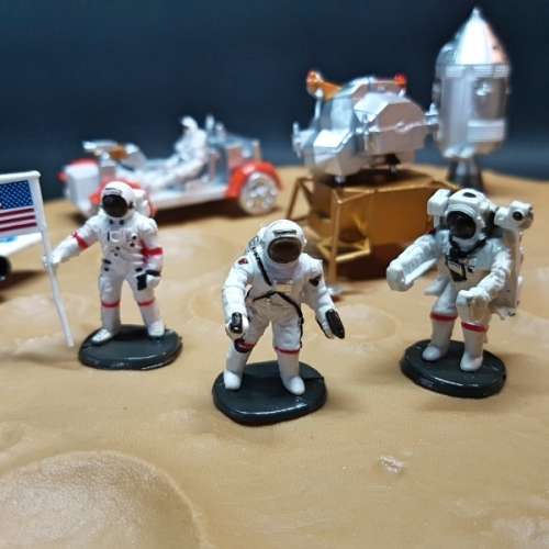 Highly Collectible Space Adventures Model Kit and Moon Surface!!!