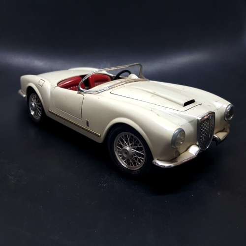 Original Bburago 1955 Lancia Aurelia B24 Spider Scale 1/18
