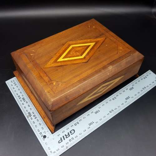 RARE!!! Vintage Wood Inlay Art Deco Hand Crafted Cigarette Box!!!!