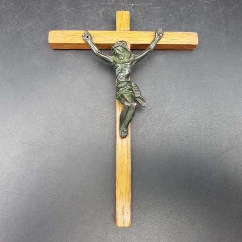 Detailed Cast Metal on Wood Crucifix!!!