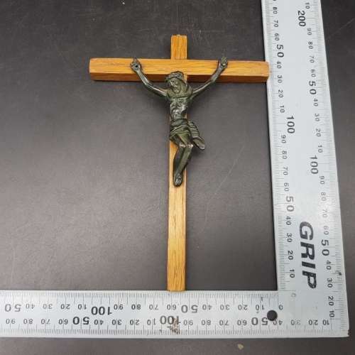 Detailed Cast Metal on Wood Crucifix!!!