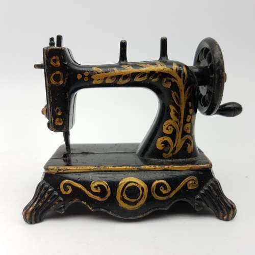 Original Die Cast Metal Antique Sewing Machine Pencil Sharpener!!!!!