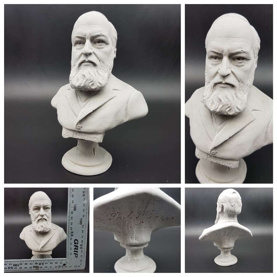 P Minaar Ceramic DS Postma Statue