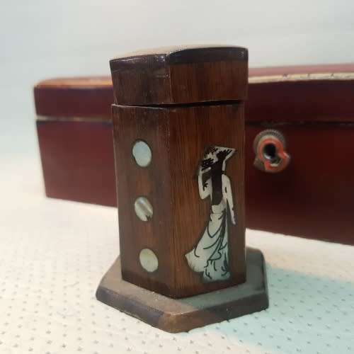 Highly Detailed Oriental Laquered and Inlay Wood Box Combo !!!