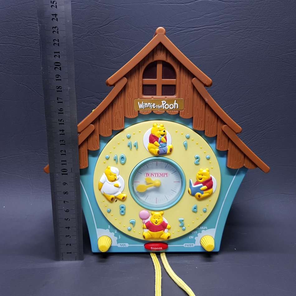 Original Winnie the Pooh Cuckoo Clock (Working)