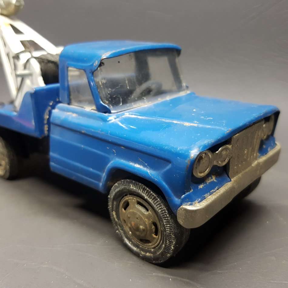 RARE!!! Vintage Japanese Tin Toy Tow Truck!!!