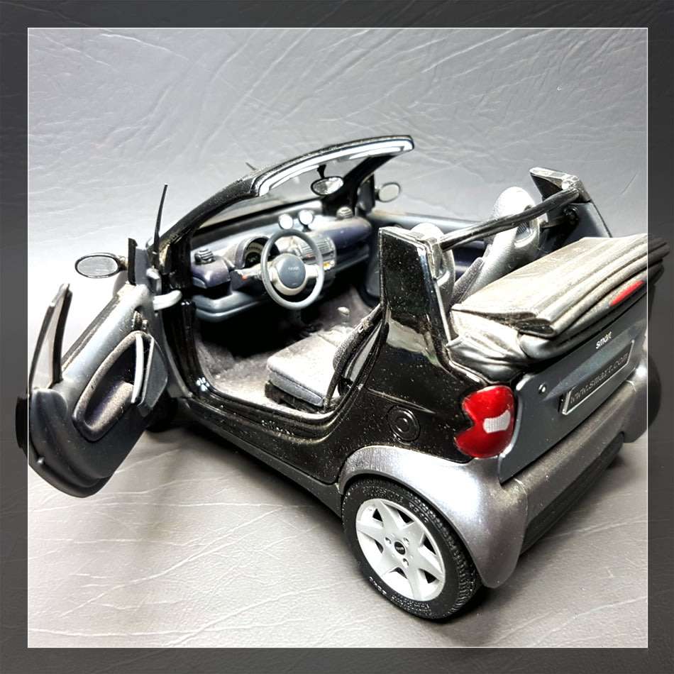 Original Detailed Die Cast Metal Scale 1:18 Smart Car Model