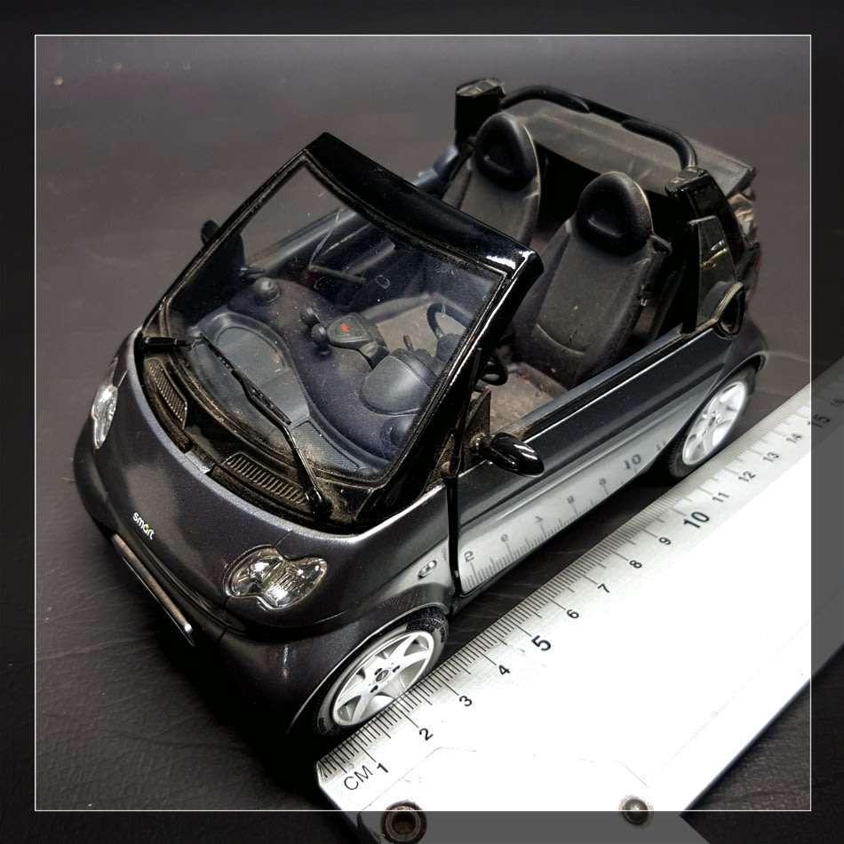 Original Detailed Die Cast Metal Scale 1:18 Smart Car Model