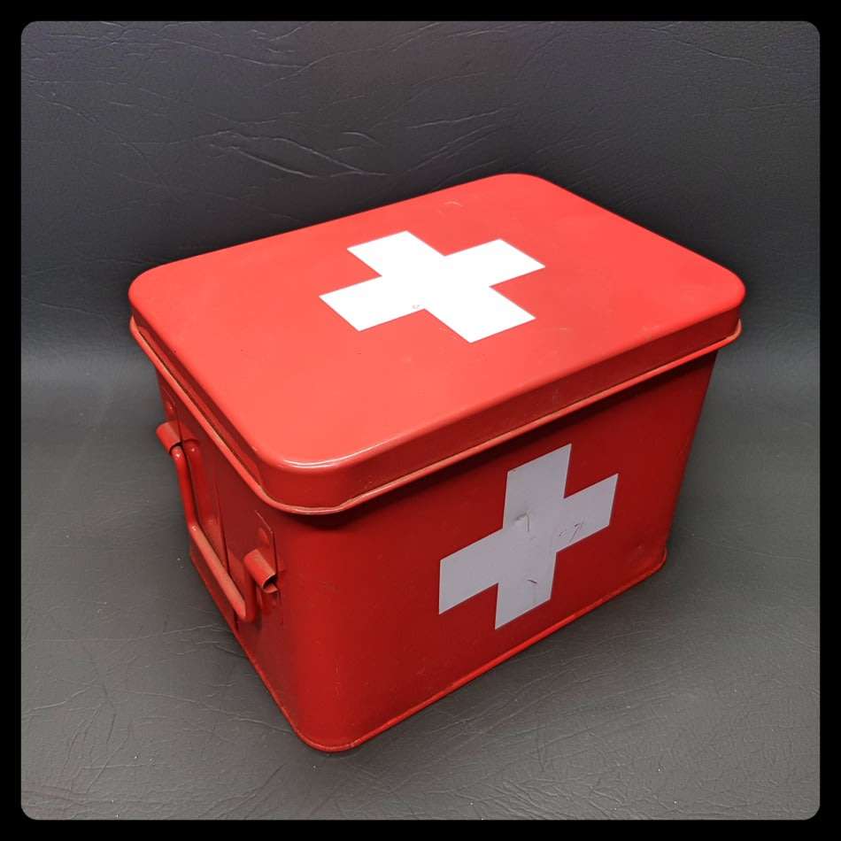 Original Lithographed Tin Metal Medical Box with Metal Tray!!!