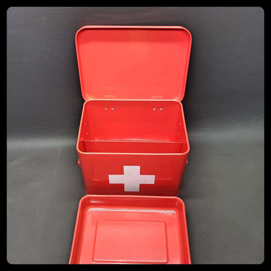 Original Lithographed Tin Metal Medical Box with Metal Tray!!!