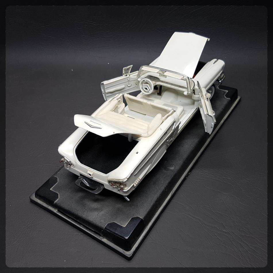 LARGE Scale 1:18 2002 Motor Max Chevrolet Impala Detailed Die Cast Metal Model!!!