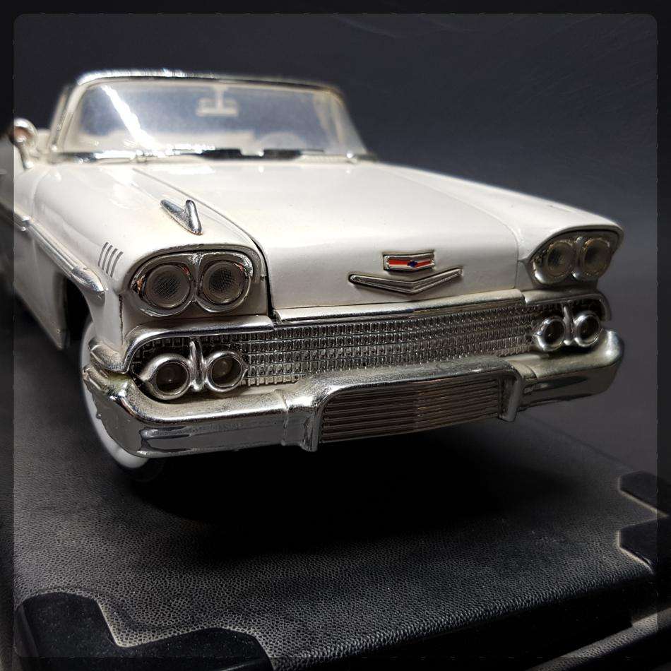 LARGE Scale 1:18 2002 Motor Max Chevrolet Impala Detailed Die Cast Metal Model!!!