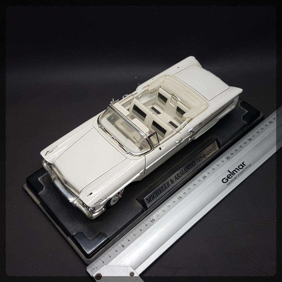 LARGE Scale 1:18 2002 Motor Max Chevrolet Impala Detailed Die Cast Metal Model!!!