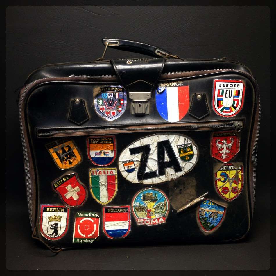SUPER RARE!!! Original Vintage SAL-SAA Cabin Travel Bag With Original Stickers (Display)