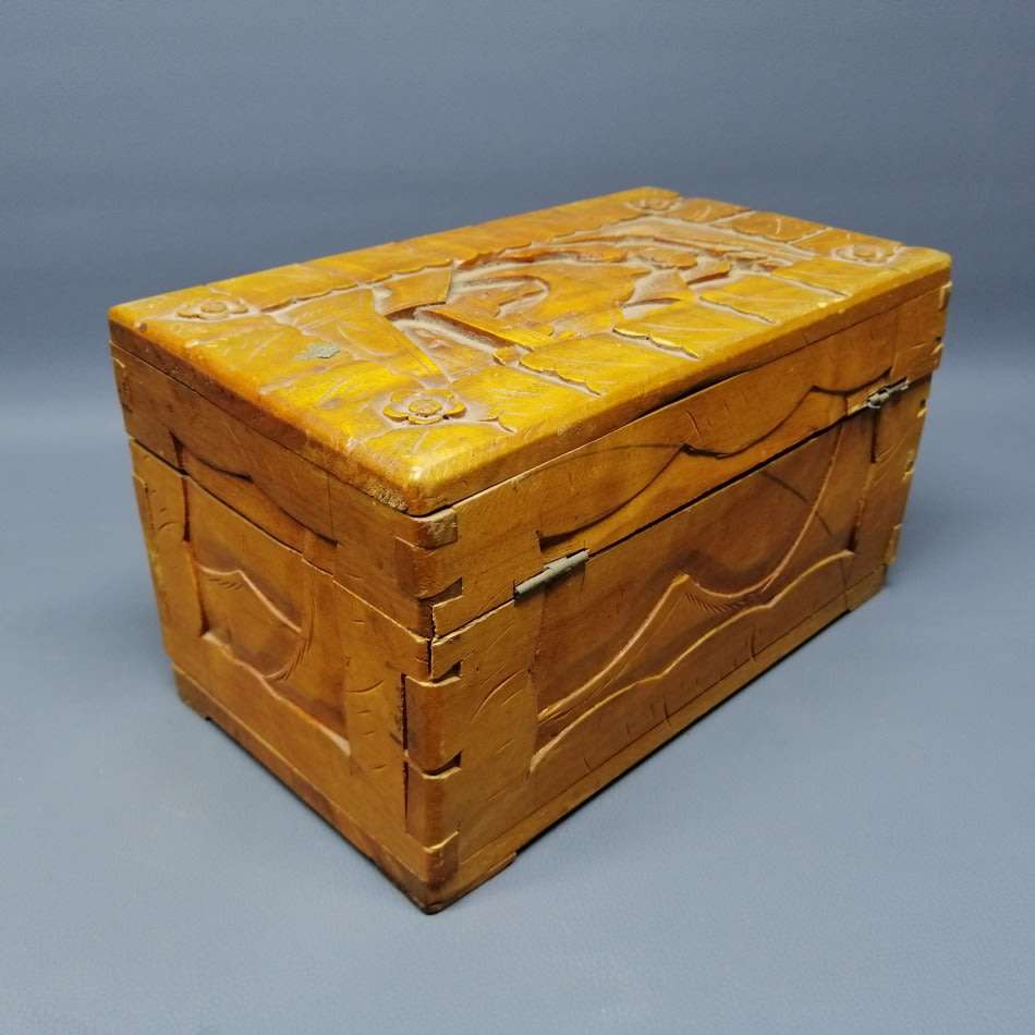 Detailed Original Oriental Hand Carved Keep Sake Box!!!