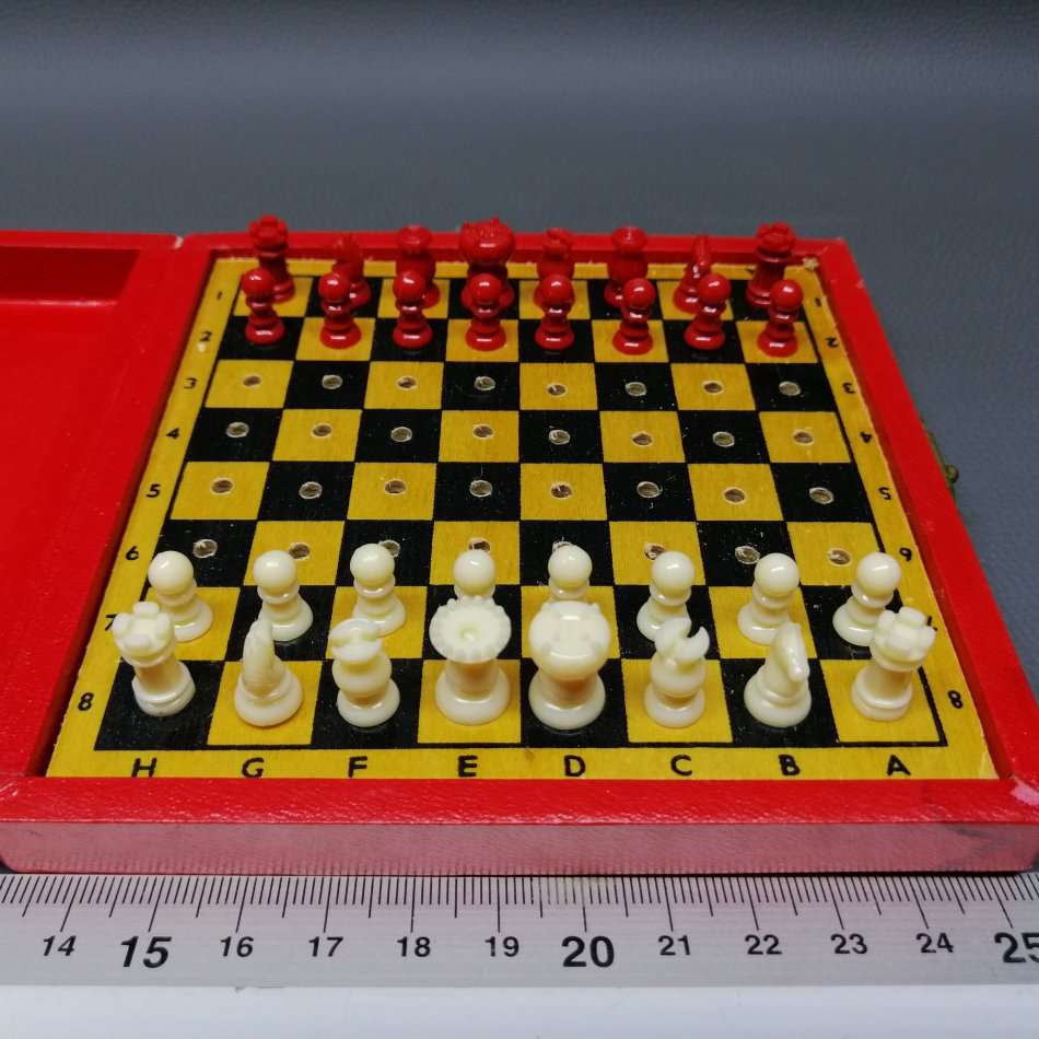 Original Vintage Foldable Box Pocket Chess Set!!!
