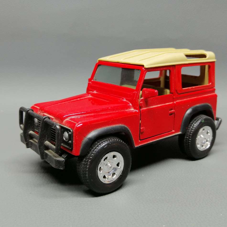 Highly Detailed Red Land Rover Defender 1:32!!!