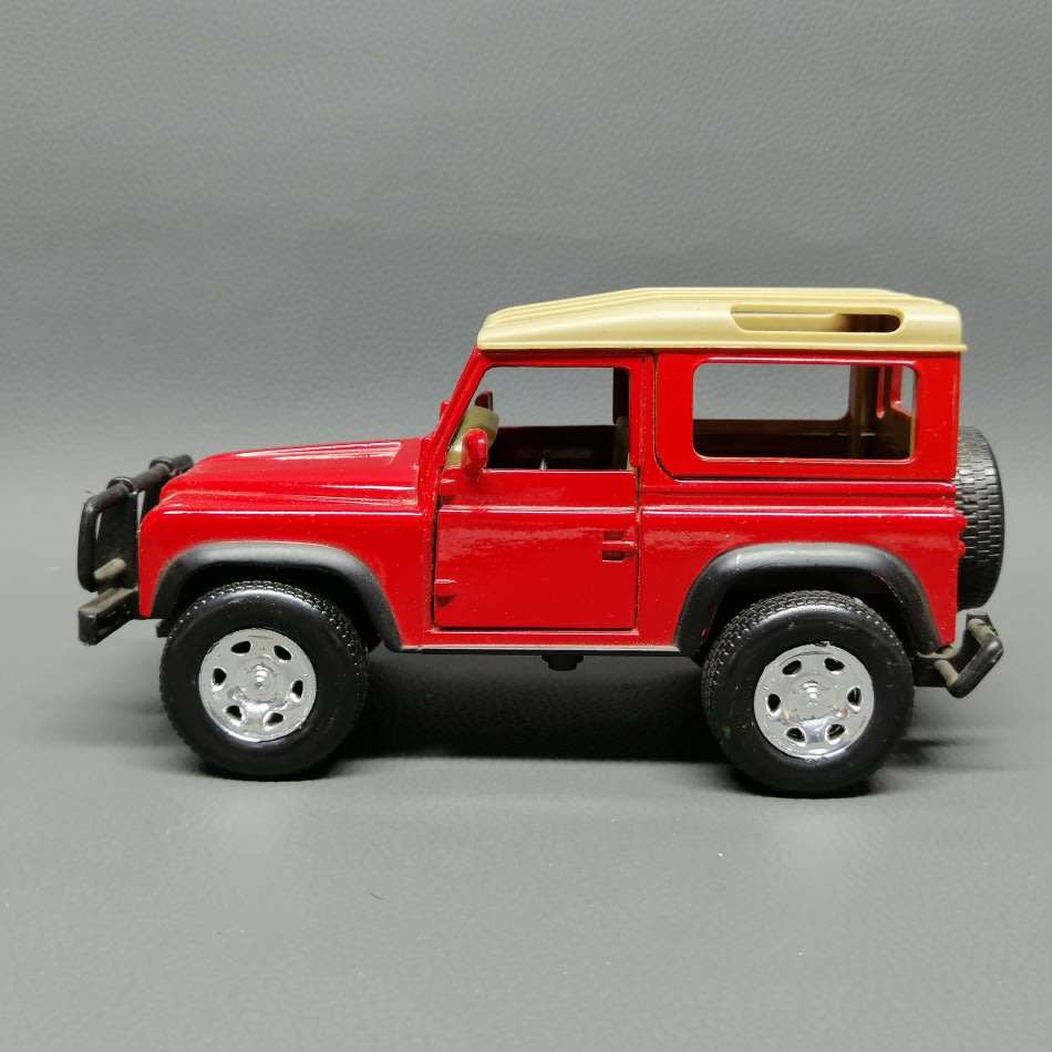 Highly Detailed Red Land Rover Defender 1:32!!!