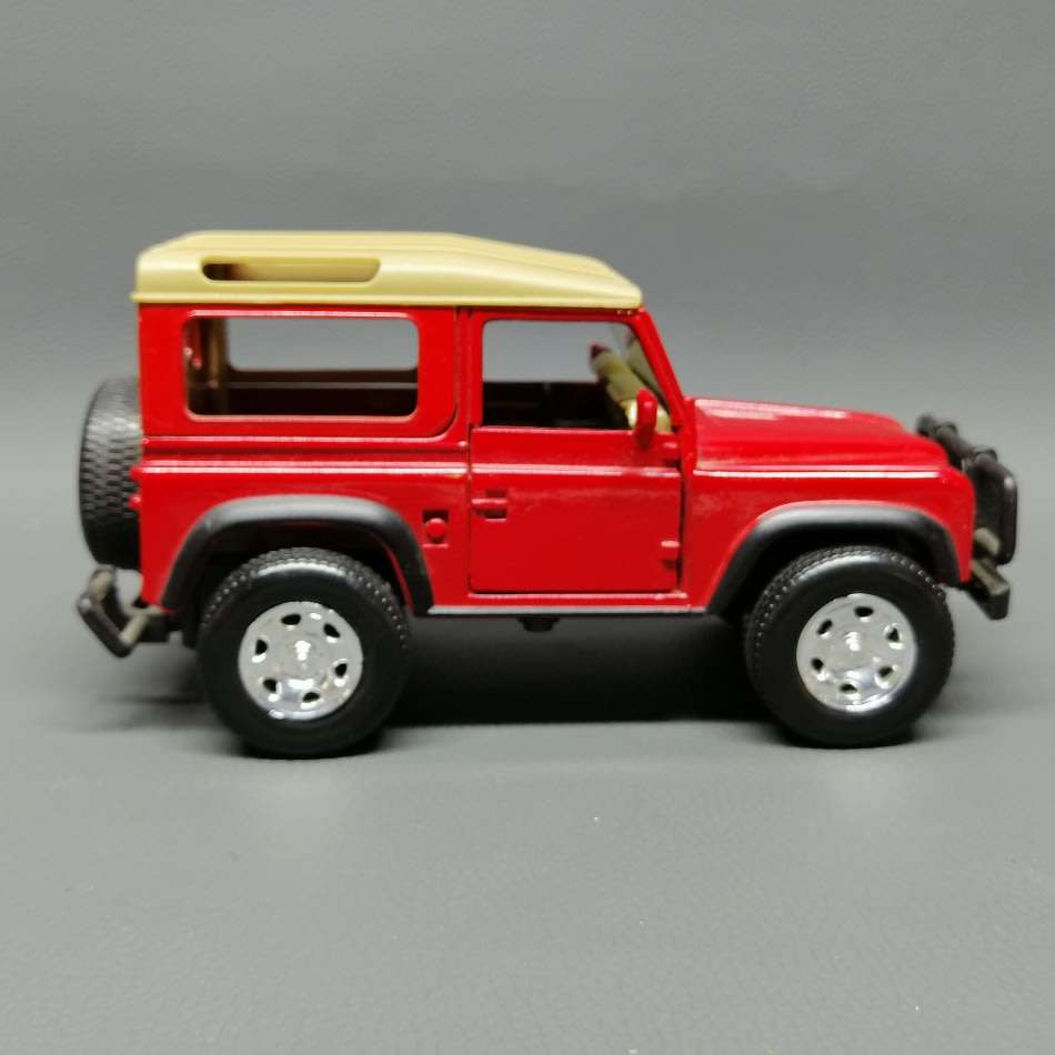 Highly Detailed Red Land Rover Defender 1:32!!!