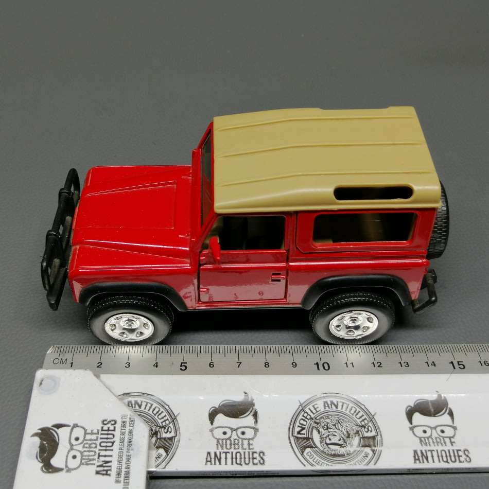 Highly Detailed Red Land Rover Defender 1:32!!!