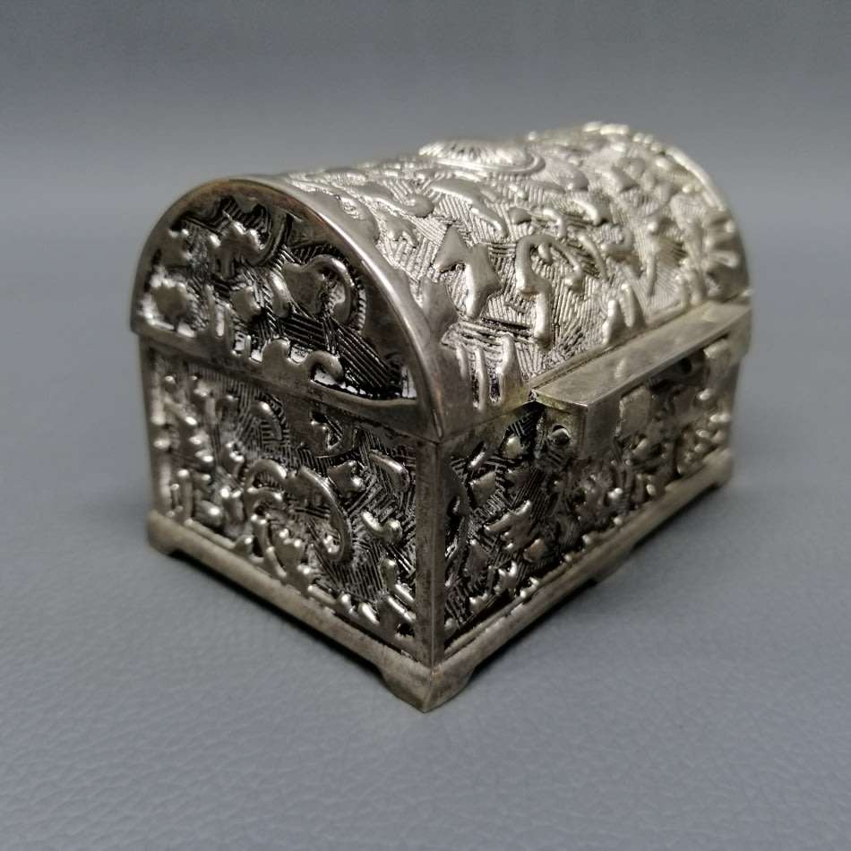 Highly Detailed Small Silver-plate Trinket Box!!!