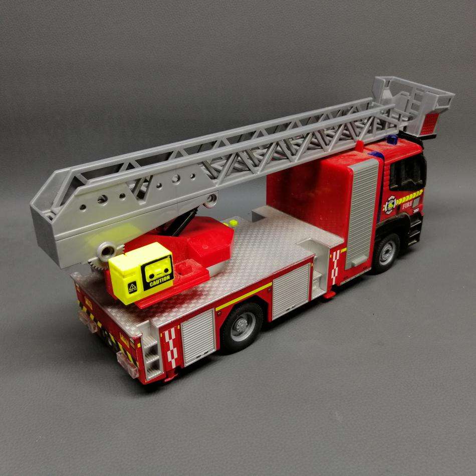 Large Highly Detailed Die Cast Plastic Battery Operated Fire Truck!!!
