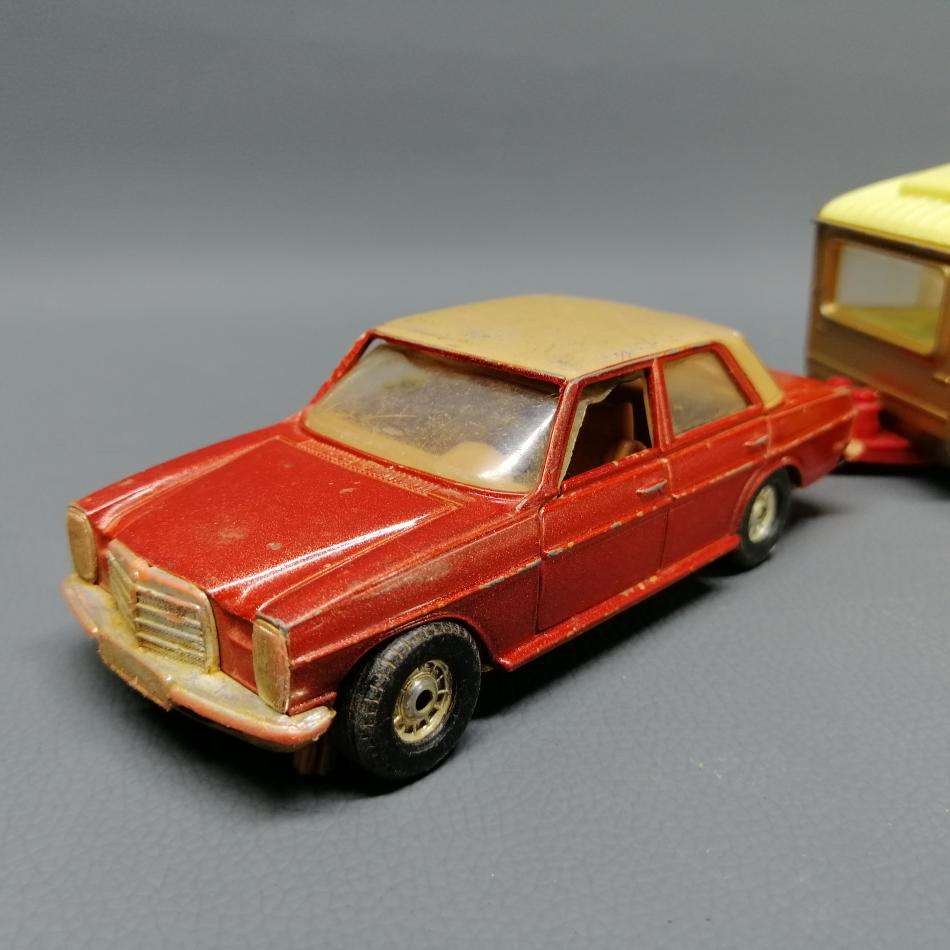 RARE!!! Vintage Corgi Mercedes Benz and Original Caravan!!!