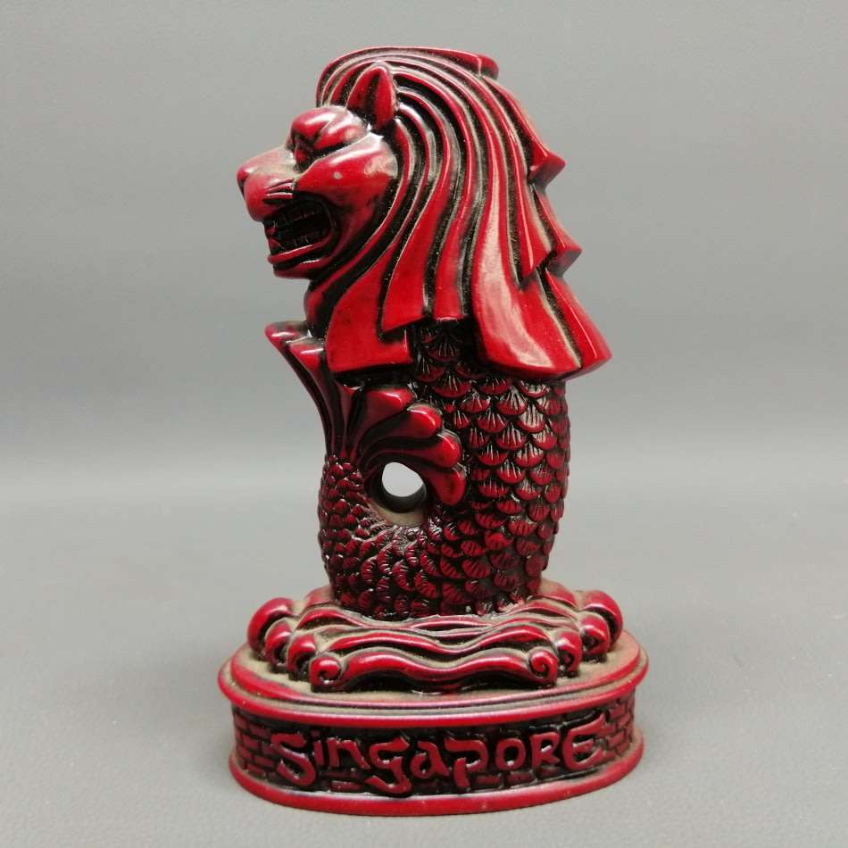 Large Singapore Lion Paperweight!!!
