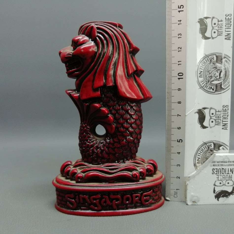 Large Singapore Lion Paperweight!!!