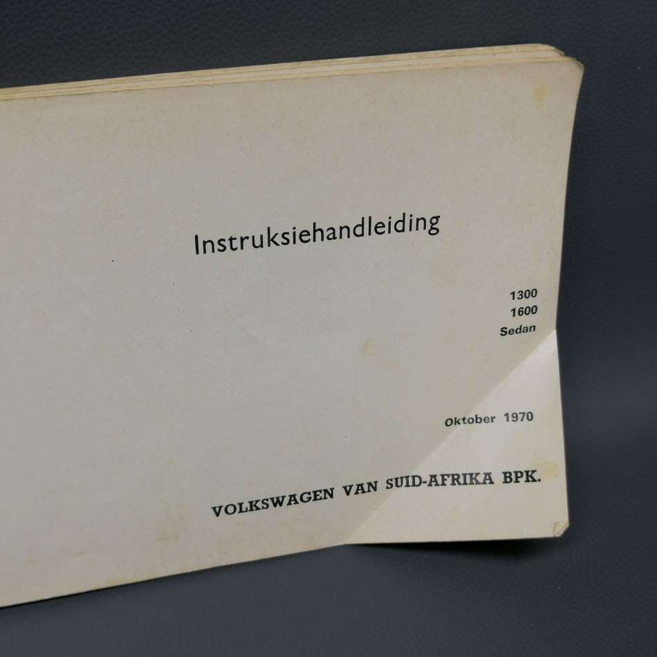 Original Vintage 1970 Volkswagen English and Afrikaans Beetle 1300 and 1600 Sedan Manual!!!