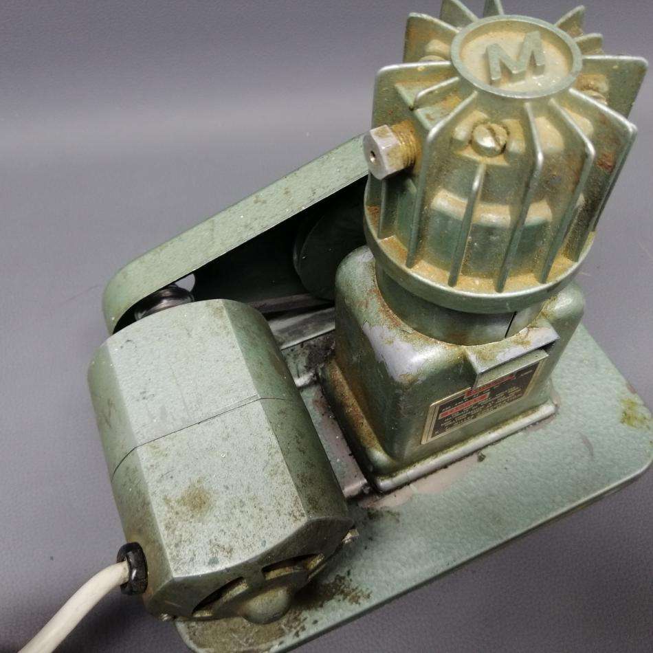 RARE!!! Original Vintage Cast Metal Miller Belt Driven Mini Air Compressor!!! Working!!!