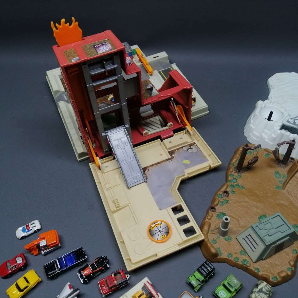 MASSIVE Original Vintage Micro-machine Diorama and Vehicle Collection!! Bid For All!!!