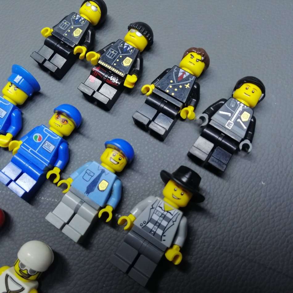100% Original Lego Mini-figure Collection 4