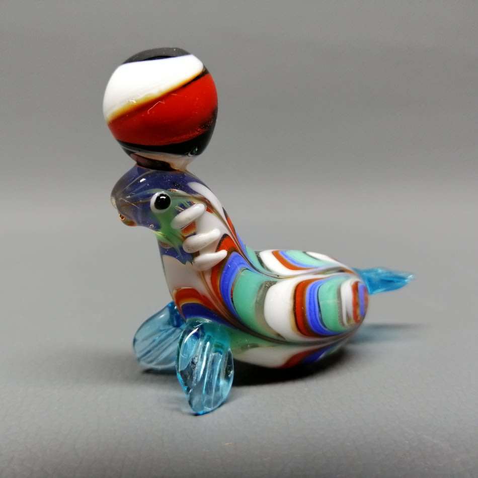 Fantastic!!! Small Ball Playing Seal Murano Paperweight!!!