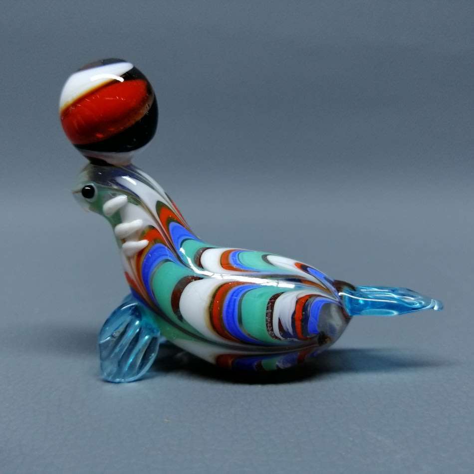 Fantastic!!! Small Ball Playing Seal Murano Paperweight!!!