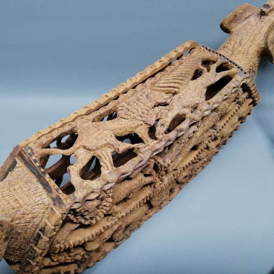 FANTASTIC!!!! Highly Detailed Hand Carved Animal Themed Solid Wood Handbag!!!