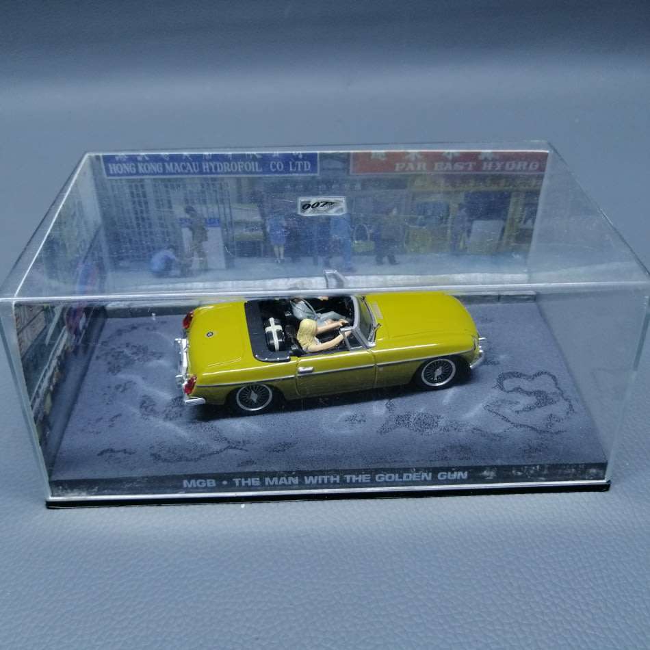 Original Cased Highly Detailed MGB James Bond Die Cast Metal Car!!