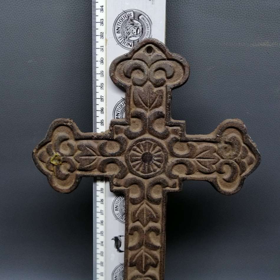 Large Detailed Cast Iron Crucifix!!!