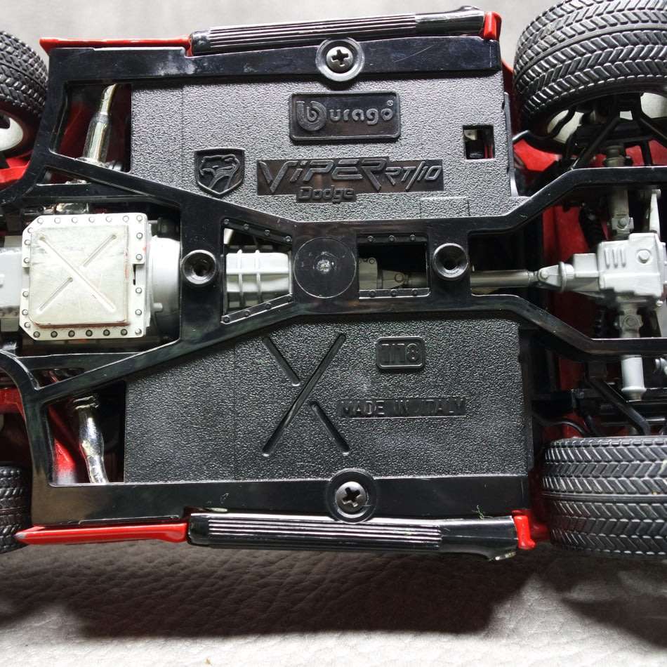 Detailed Scale 1:18 Die Cast Metal Dodge Viper RT/10 !!!