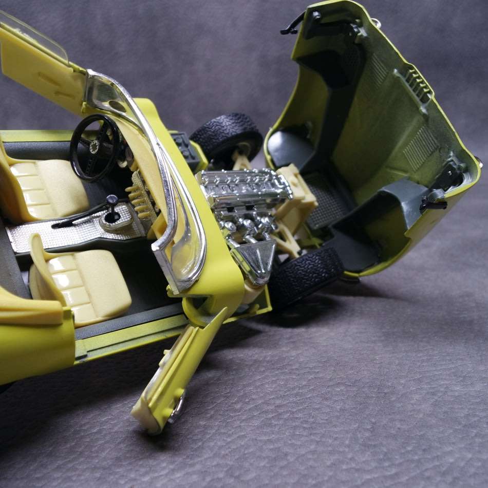 Detailed Scale 1:18 Die Cast Metal Jaguar E Type (1961)!!!